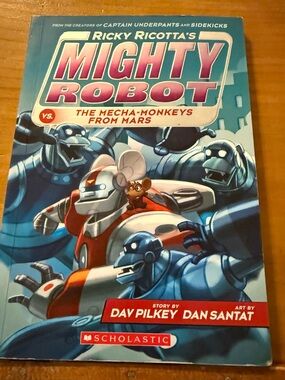 Ricky Ricotta’s Mighty Robot vs The Mecha-Monkeys from Mars by Dav Pilkey Comics